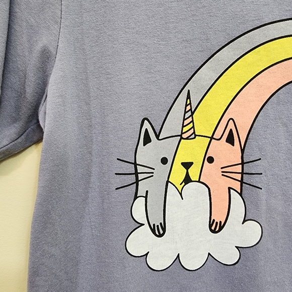Cat unicorn rainbow in a cloud graphic short sleeve shirt juniors size medium - Picture 4 of 7